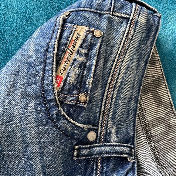 Diesel Pants – Size 28 – Tailored Length – Designer Denim luxury jeans - Picture 4 of 9